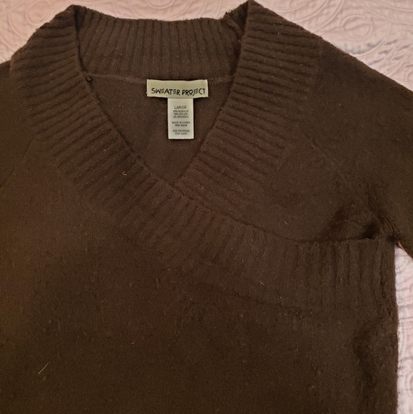 Brown cross-over vneck long sleeve brown sweater - Picture 3 of 4